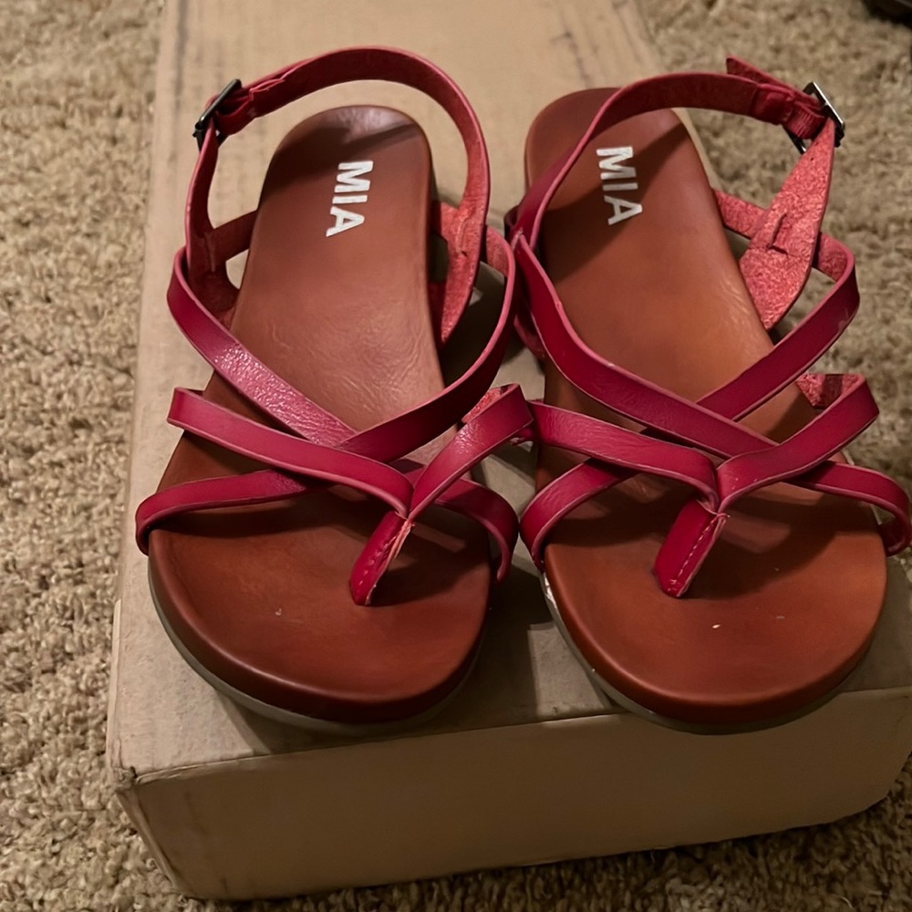 Mia - red sandals